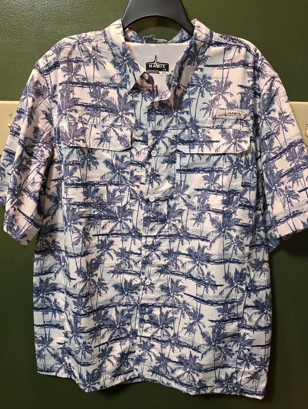 Habit Men's UPF UV Protection Short-Sleeve Fishing Shirt Palm Tree Print